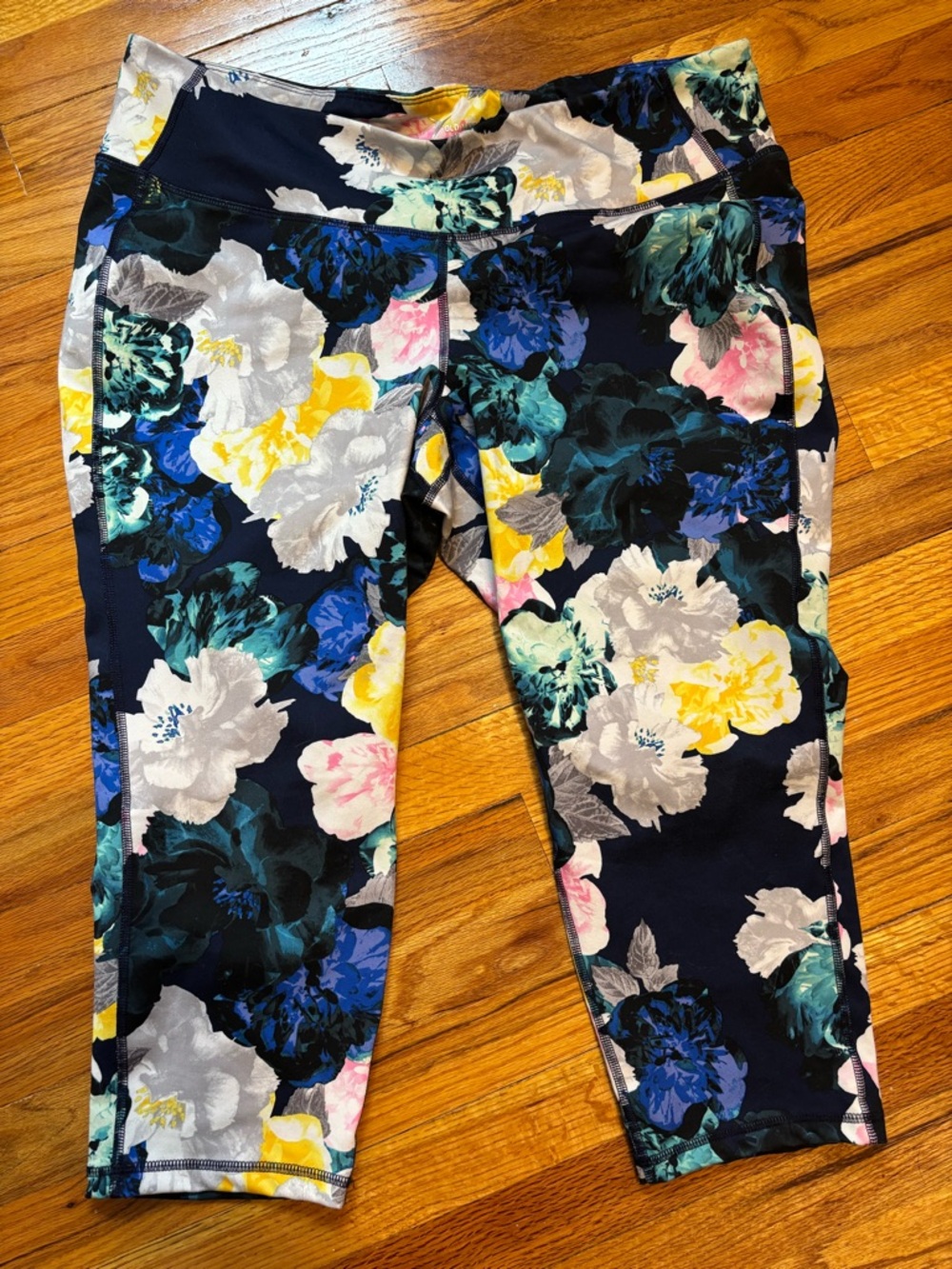 Old Navy Navy Floral Capri Leggings XXL